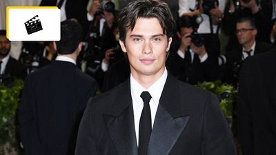 image de la news "Il ressemble à une bête" : cet acteur est méconnaissable alors qu'il se prépare à jouer le héros d'une saga fantastique culte des années 80