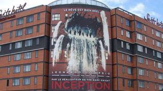 "Inception" s'affiche... sur les immeubles !