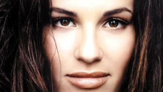 image de la news Elisa Tovati nous dévoile son single "Le Syndrome de Peter Pan"