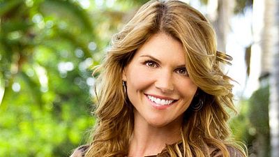 image de la news Lori Loughlin de retour dans "90210"