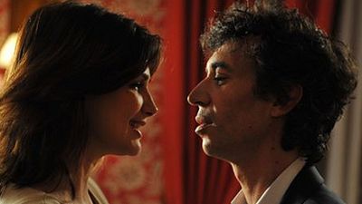 image de la news Bande-annonce : "Hotel Normandy" avec Héléna Noguerra, Eric Elmosnino et Ary Abittan [VIDEO]