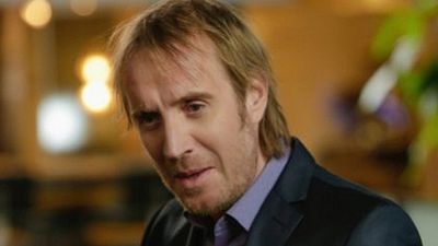 image de la news Alice au pays des merveilles 2 : Rhys Ifans papa de Johnny Depp 