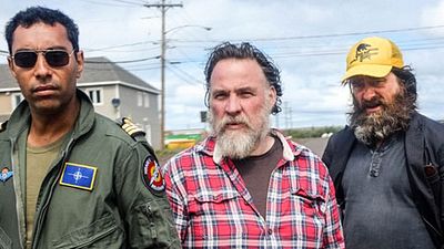 image de la news Bande-annonce Je suis mort mais j'ai des amis : Bouli Lanners en rocker