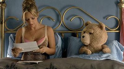 image de la news Ted 2 : l'ours se la joue Kim Kardashian sur une photo hilarante !