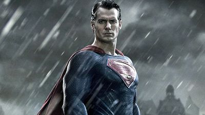 image de la news Batman v Superman : des caméos d'Aquaman et Flash au programme ?