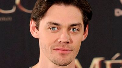 image de la news The Walking Dead : Focus sur Tom Payne, le comédien qui prête ses traits à Jésus dans la saison 6