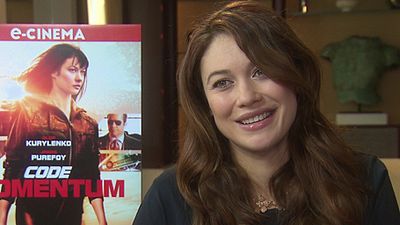 image de la news Olga Kurylenko dans Code Momentum : "Beaucoup d'actrices rêvent de faire des films d'action"