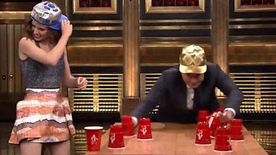 image de la news Daisy Ridley essaie un jeu à boire spécial Star Wars !