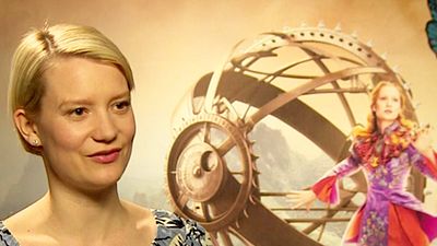 image de la news Interview Alice de l'autre côté du miroir : "Oui, c'est une icône féministe" selon Mia Wasikowska
