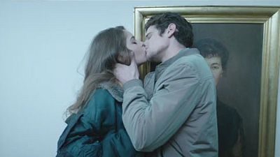 image de la news Jérémie Laheurte en serial kisser dans le clip de Christine