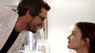 image de la news Protéine de pingouin, vrais animaux, transformation de Charlotte Le Bon... "Le Secret des banquises" en 5 extraits !