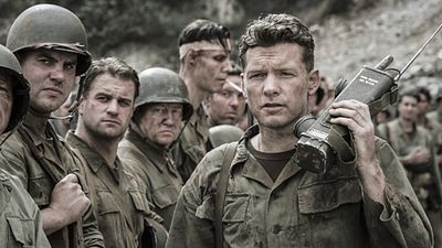 image de la news Bande-annonce Tu ne tueras point : Mel Gibson dirige Andrew Garfield pour son retour derrière la caméra