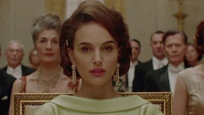 image de la news Natalie Portman métamorphosée en Jackie Kennedy : découvrez la bande-annonce de "Jackie"