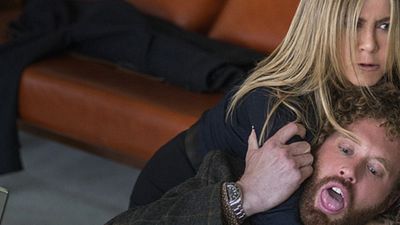 image de la news Un Joyeux bordel pour Jennifer Aniston, le grand retour d'Adjani, Depardieu en Staline... Les bandes-annonces ciné à ne pas rater !