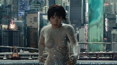 image de la news EXCLU Ghost in the Shell : Scarlett Johansson passe à l’action