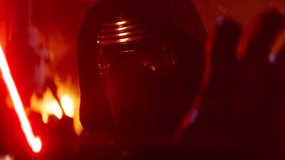 image de la news Star Wars 8 : pourquoi la cicatrice de Kylo Ren a-t-elle changé de place ?