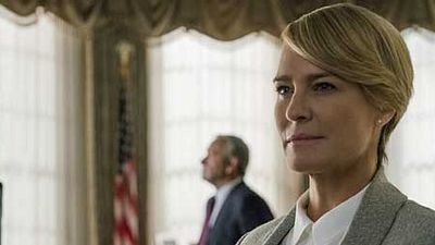 image de la news House of Cards : Robin Wright n'a finalement pas touché le même salaire que Kevin Spacey