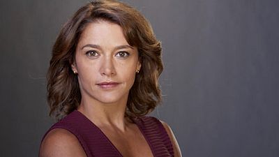 image de la news Emma de Caunes dans Ransom sur TF1 "Je suis accro aux séries, j'en regarde 17 en même temps !" [INTERVIEW]