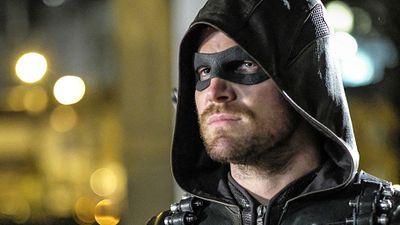 image de la news La star d'"Arrow" réagit après les accusations de harcèlement sexuel contre le producteur de la série
