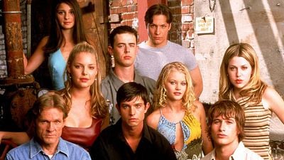 image de la news La CW commande le reboot de Roswell