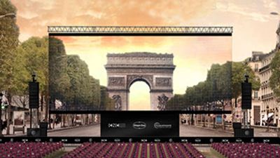 Les Visiteurs projeté en plein air sur les Champs-Elysées le 1er juillet 