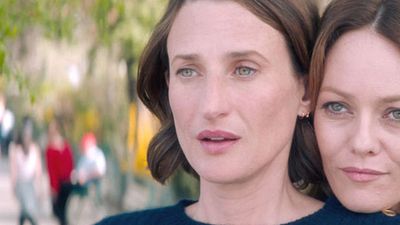 image de la news Bande-annonce Photo de famille : les sœurs Vanessa Paradis et Camille Cottin se rapprochent dans une comédie touchante