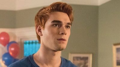 image de la news Riverdale saison 3 : l'arrivée de la mère de Jughead, un deuxième épisode musical... tout ce qu'on a appris au Comic Con 2018