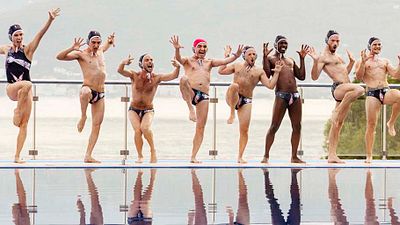 image de la news Bande-annonce Les Crevettes pailletées : direction les Gay Games pour Nicolas Gob et son équipe de water-polo