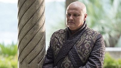 image de la news Game of Thrones saison 8 épisode 5 : à qui Varys écrit-il ? [SPOILERS]