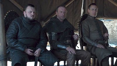 image de la news Game Of Thrones saison 8 : après le gobelet Starbucks, c'est une bouteille d'eau qui fait le buzz dans le final !