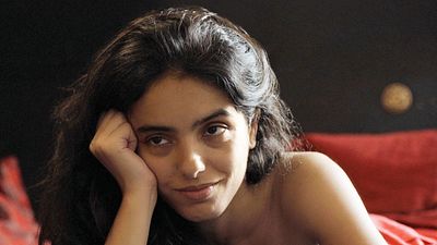 image de la news Bande-annonce Tu mérites un amour : le premier film d’Hafsia Herzi se dévoile