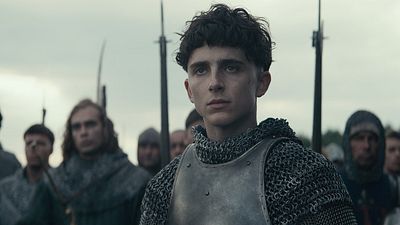 image de la news Le Roi sur Netflix : une nouvelle bande-annonce avec Timothée Chalamet et Robert Pattinson