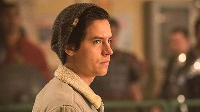 image de la news Riverdale saison 4 : quel destin pour Jughead ? Nos théories sur la scène choc de l'épisode 4
