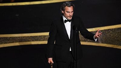 image de la news Oscars 2020 : Joaquin Phoenix rend hommage à son frère disparu et livre un discours engagé