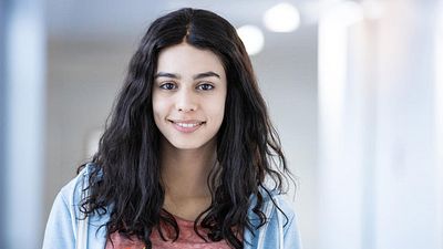 image de la news Les Bracelets rouges : "Une amitié très forte va naître entre Nour et Clément" selon Hanane El Yousfi