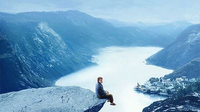 image de la news Netflix : 10 séries pour voyager depuis son canapé pendant le confinement