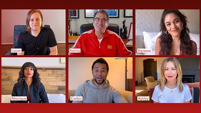 image de la news Ariana Grande, Michael Bublé, Demi Lovato… : les stars enchantent Disney+ dans The Disney Family Singalong