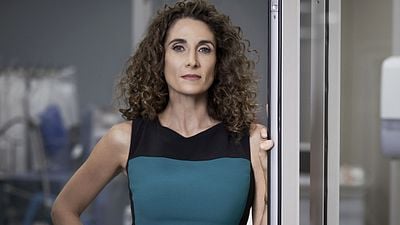 image de la news The Resident (TF1) : pourquoi Melina Kanakaredes (Lane Hunter) a-t-elle quitté la série ?