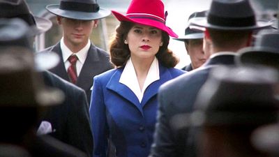 image de la news Agent Carter sur Disney + : "Chris Evans est fan de la série" selon Hayley Atwell