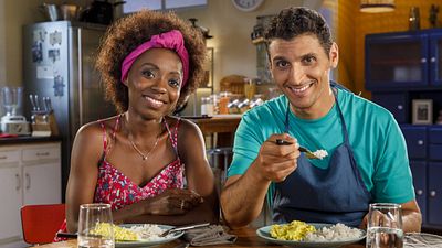 image de la news Scènes de ménages : tout sur le nouveau couple qui débarque fin août sur M6