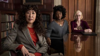 image de la news Directrice sur Netflix : que vaut la nouvelle série satirique de Sandra Oh ? 