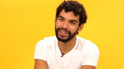 image de la news Sex Education sur Netflix : "J’adorerais jouer un méchant dans un James Bond" confie Sami Outalbali