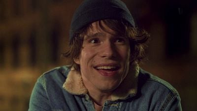 image de la news Mon Inconnue : François Civil porte la perruque de... Jacquouille la Fripouille !