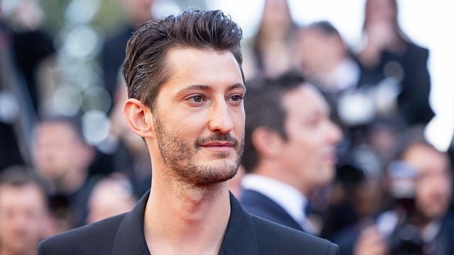 image de la news "C'était un petit moment de gêne" : dans son enfance, Pierre Niney a essayé de demander un autographe à ce célèbre acteur français. Il lui a fallu attendre 25 ans pour enfin l'obtenir