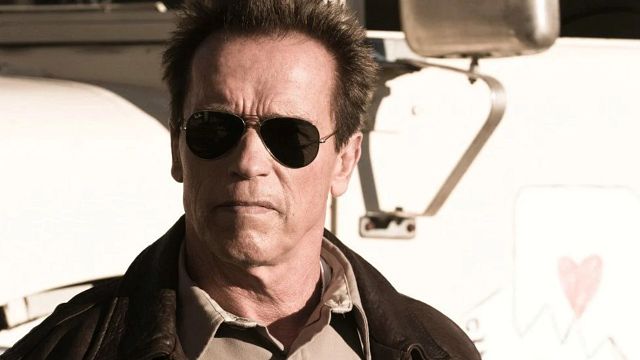 image de la news Arnold Schwarzenegger, Michael Fassbender et des dinosaures : cela fait 5 ans que la suite de ce film d'action existe, mais personne n'a encore pu la voir