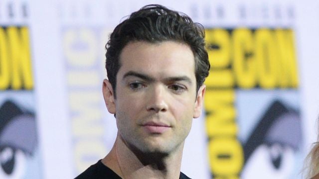 image de la news Le grand-père de ce jeune acteur était une véritable légende du cinéma. Mais savez-vous de qui il s'agit ?