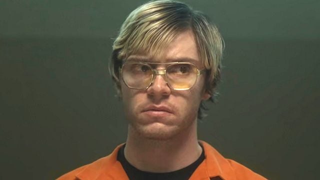 image de la news Vous souvenez-vous d'Ed Gein dans Dahmer ? Voici la scène où il apparaît et vous l'avez probablement oubliée !