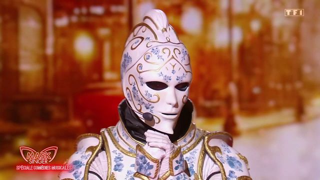 image de la news Mask Singer 2025 : qui se cache derrière le nouveau costume de la Porcelaine ? Nos pronostics ne collent pas avec ceux des téléspectateurs