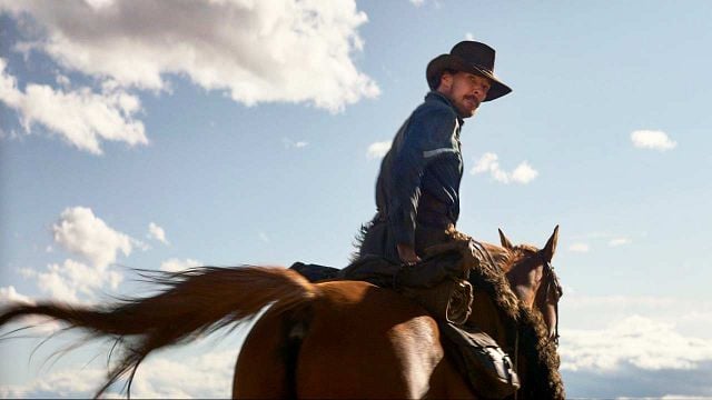 image de la news "Fascinant", "rare et profond" : les avis sont unanimes, c'est le meilleur western de 2021... Et il a été privé de sortie cinéma !