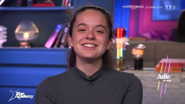 Star Academy 2024 (portrait) : qui est Julie, la benjamine des élèves ?